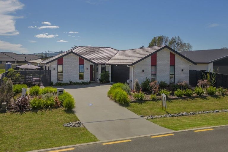 Photo of property in 8 Palm Drive, Whitianga, 3510