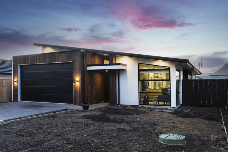 Photo of property in 5 Dray Place, Halswell, Christchurch, 8025