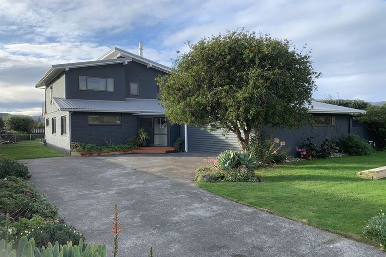 Photo of property in 68 Harper Road, Waimarama, Havelock North, 4294
