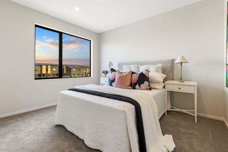 Photo of property in 14 Whakatere Lane, Hobsonville, Auckland, 0616