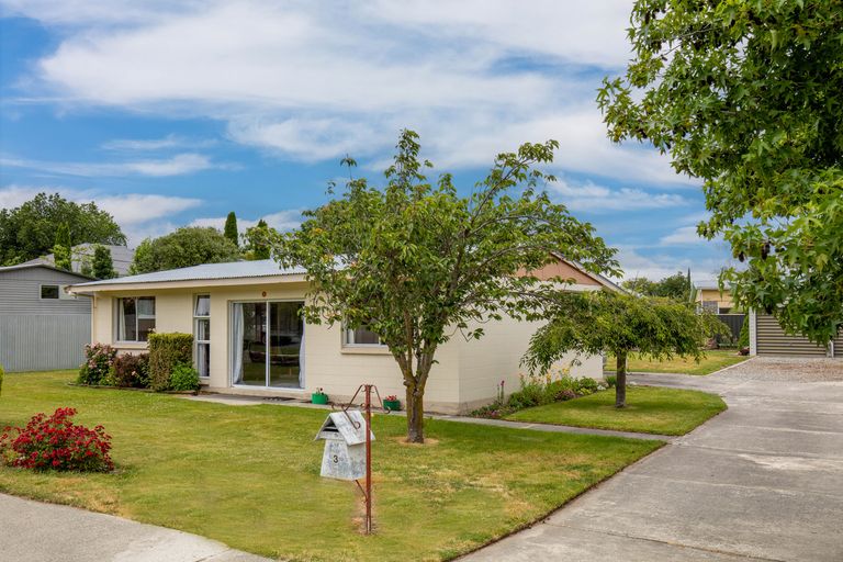 Photo of property in 3 Fraser Street, Clyde, 9330