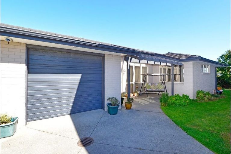 Photo of property in 6 Drake Street, Howick, Auckland, 2014