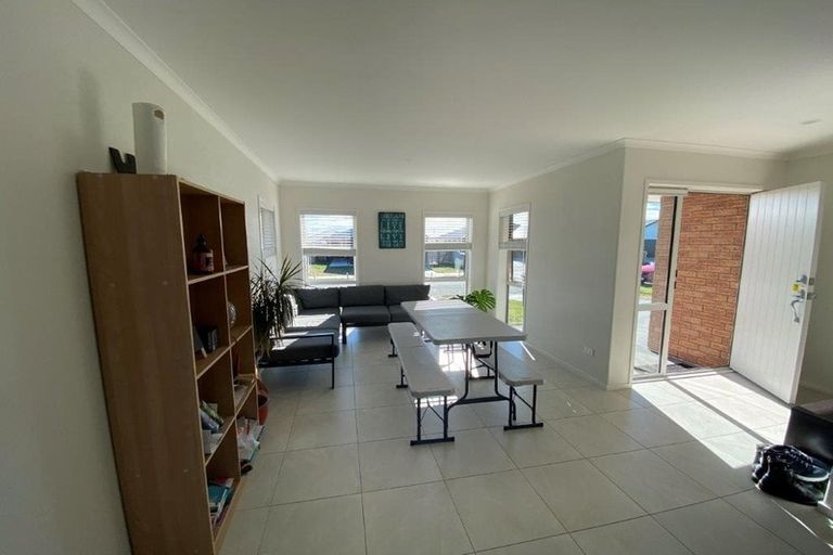 Photo of property in 28 Sabre Street, Papamoa Beach, Papamoa, 3118