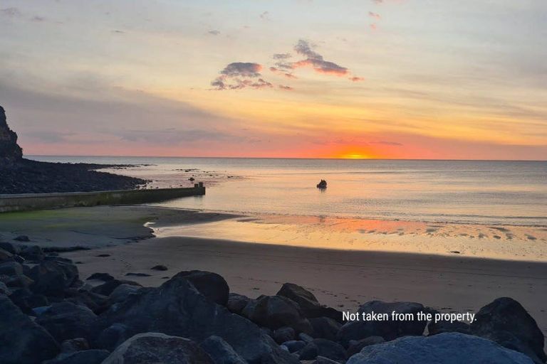 Photo of property in 34 Hickey Place, Opunake, 4616