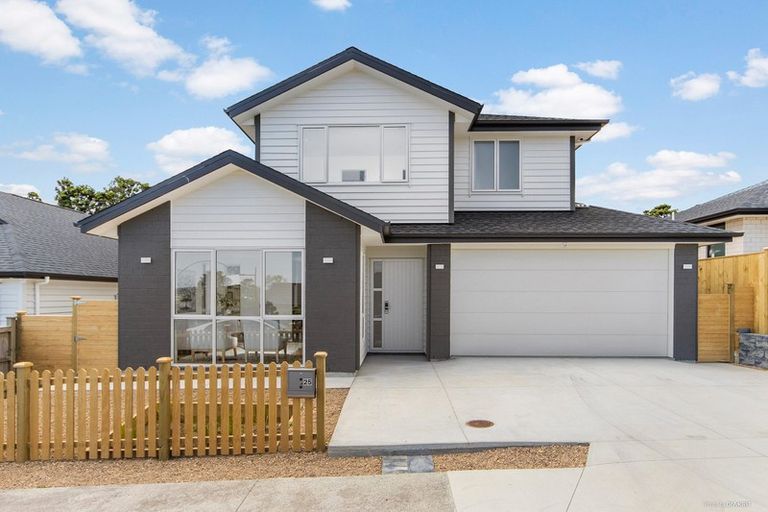 Photo of property in 25 Reserva Crescent, Kumeu, 0810