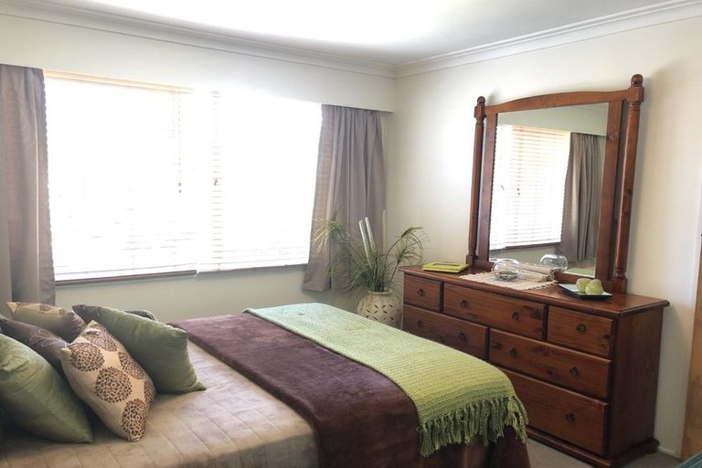 Photo of property in 71 Lynden Avenue, Hillcrest, Auckland, 0627