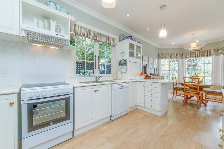 Photo of property in 23 Elmira Avenue, Hokowhitu, Palmerston North, 4410