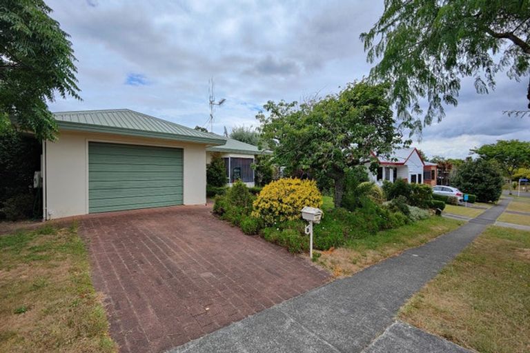 Photo of property in 76 Splitt Avenue, Glenview, Hamilton, 3206