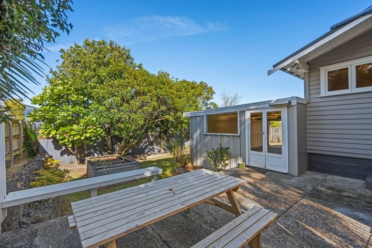 Photo of property in 6 Parahaki Street, Regent, Whangarei, 0112