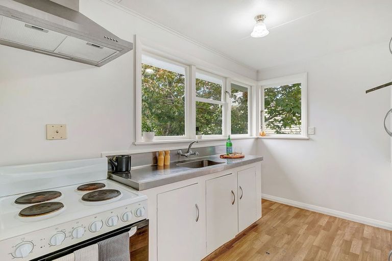 Photo of property in 14 Durham Street, Cannons Creek, Porirua, 5024