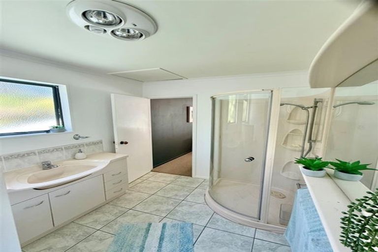 Photo of property in 36 Tombleson Road, Lake Rotoma, Rotorua, 3074