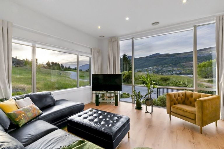 Photo of property in 15 Silverwood Lane, Kawarau Falls, Queenstown, 9300