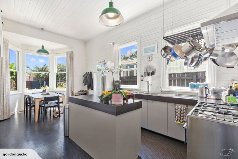 Photo of property in 19 Roy Street, Newtown, Wellington, 6021