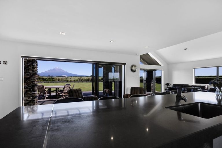 Photo of property in 17 Lower Duthie Road, Kapuni, Hawera, 4675