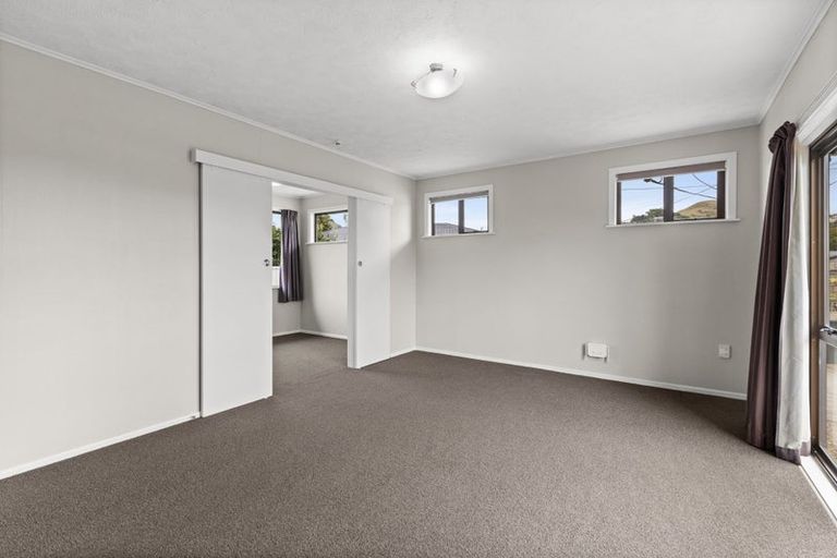 Photo of property in 5 Warwick Crescent, Taradale, Napier, 4112
