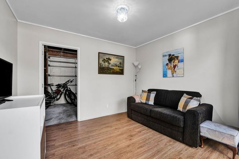 Photo of property in 16 Ponderosa Place, Opunake, 4616