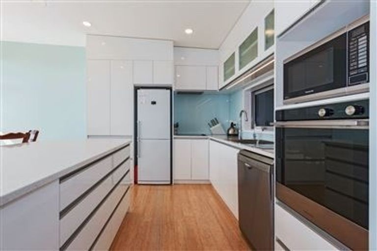 Photo of property in 3 Eglinton Close, Aotea, Porirua, 5024