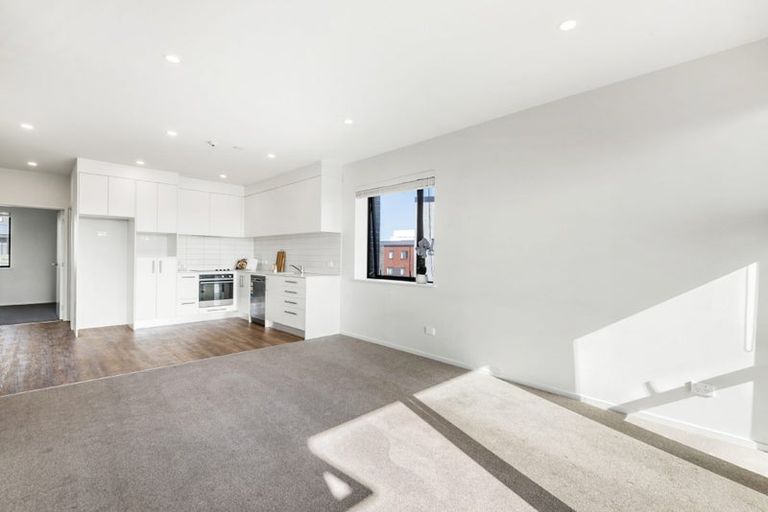 Photo of property in 207/38d Fraser Avenue, Northcote, Auckland, 0627