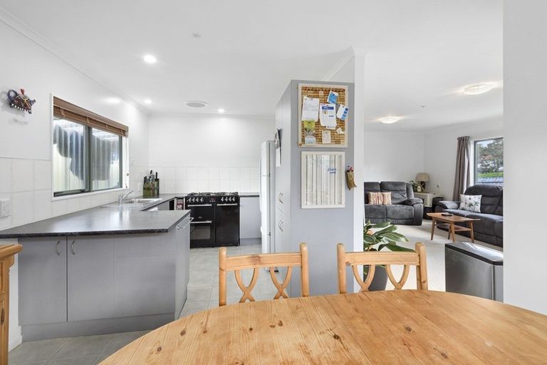 Photo of property in 94a Valley Road, Hikurangi, 0114