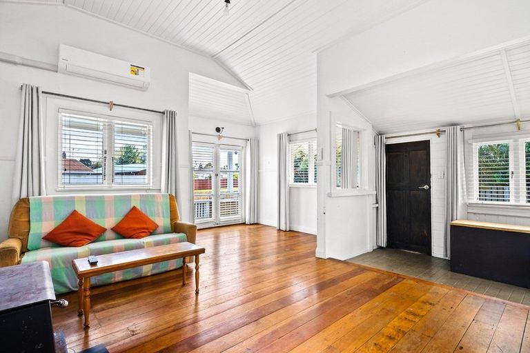 Photo of property in 86 Hatea Drive, Regent, Whangarei, 0112