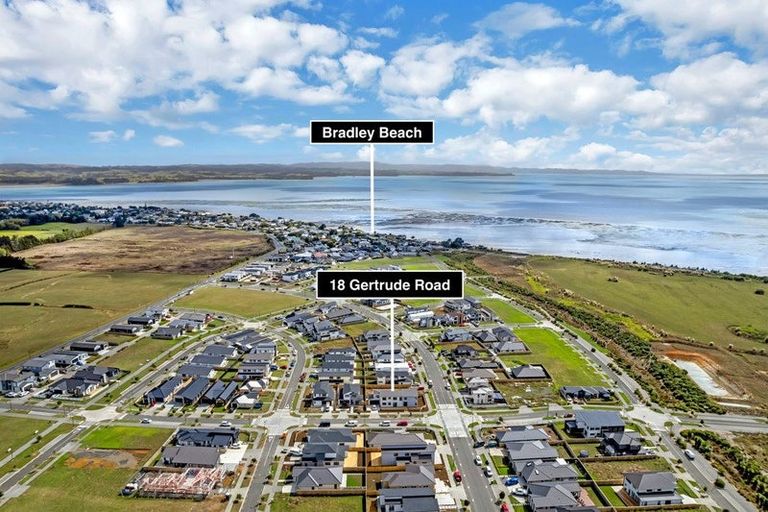 Photo of property in 18 Gertrude Cole Road, Clarks Beach, 2122