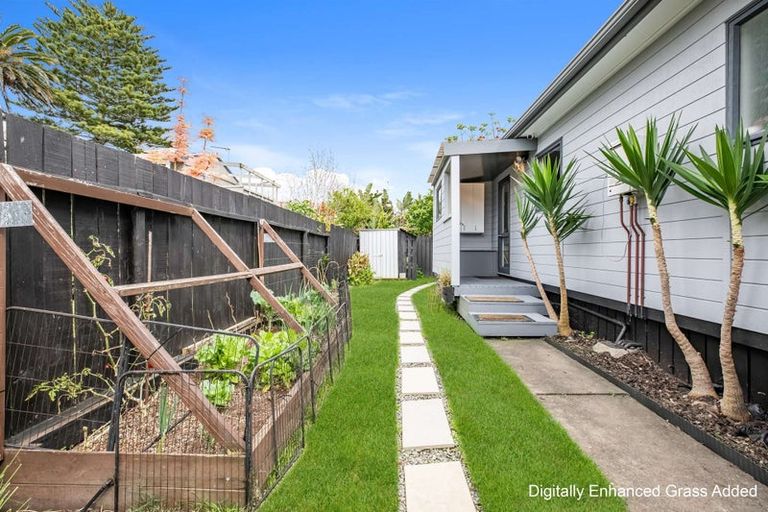 Photo of property in 3/35 Springs Road, Parakai, 0830