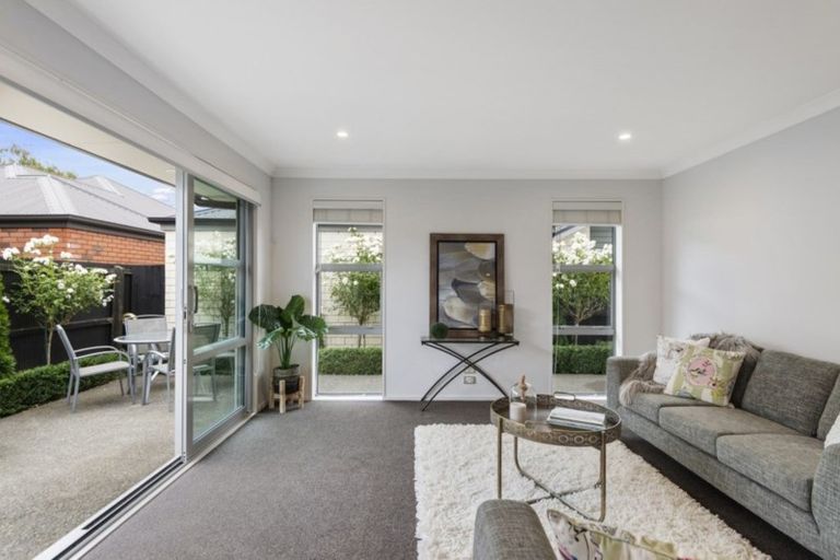 Photo of property in 1/502 Harewood Road, Harewood, Christchurch, 8051