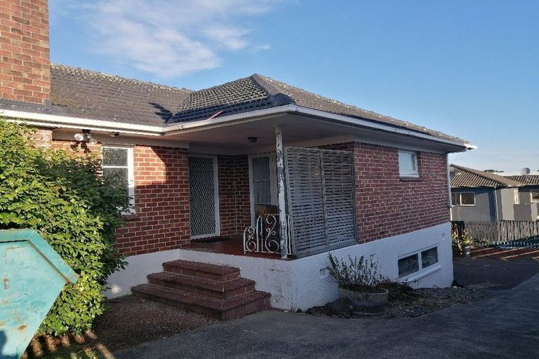Photo of property in 32 Golf Road, New Lynn, Auckland, 0600