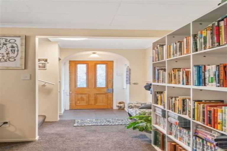 Photo of property in 41 Main Road, Redcliffs, Christchurch, 8081