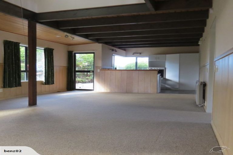 Photo of property in 2 Gemini Place, Kawaha Point, Rotorua, 3010