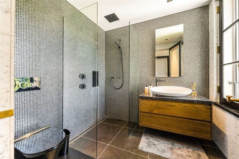 Photo of property in 909 Old North Road, Waimauku, 0882