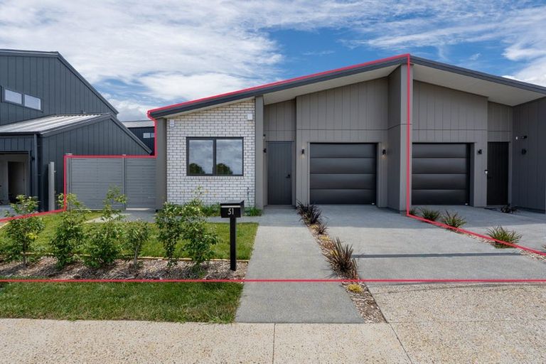 Photo of property in 51 Parkmore Drive, Rosehill, Papakura, 2113