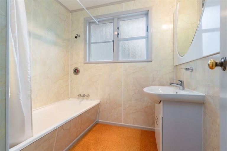 Photo of property in 28 Dyer Street, Epuni, Lower Hutt, 5011