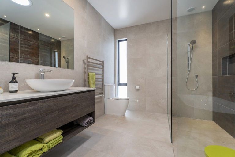 Photo of property in 11 Awatea Drive, Whitianga, 3510