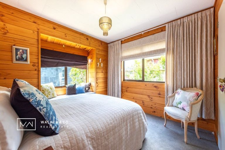 Photo of property in 1 Bathurst Street, Silverstream, Upper Hutt, 5019