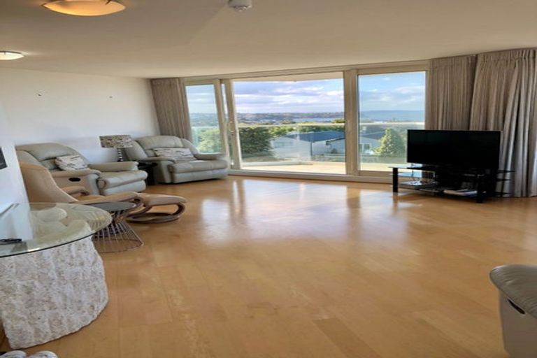 Photo of property in 2/90 Kitchener Road, Milford, Auckland, 0620