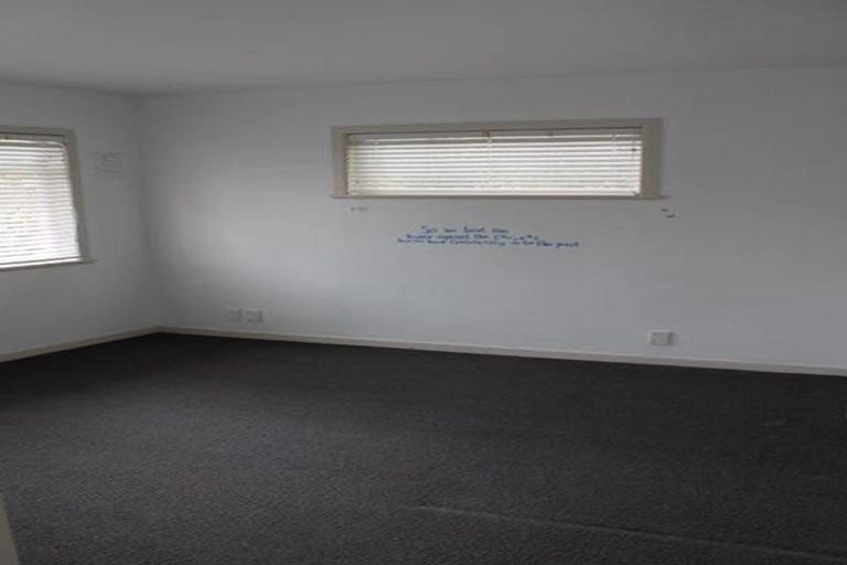 Photo of property in 92 Shakespeare Road, Milford, Auckland, 0620