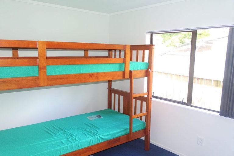 Photo of property in 1/54 Pooks Road, Ranui, Auckland, 0612