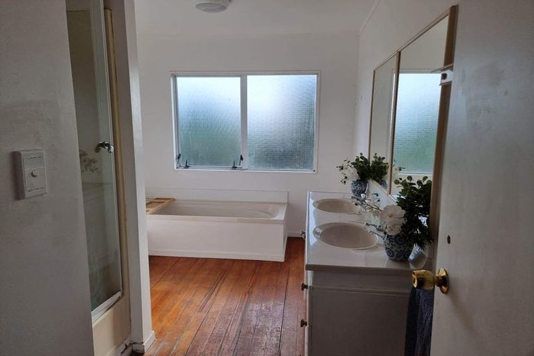 Photo of property in 50b Blanes Road, Weymouth, Auckland, 2103