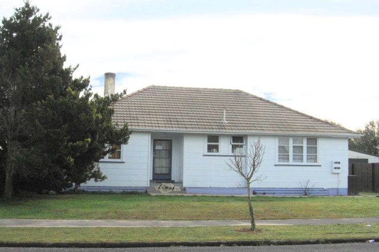 Photo of property in 27 Ross Crescent, Fairfield, Hamilton, 3214