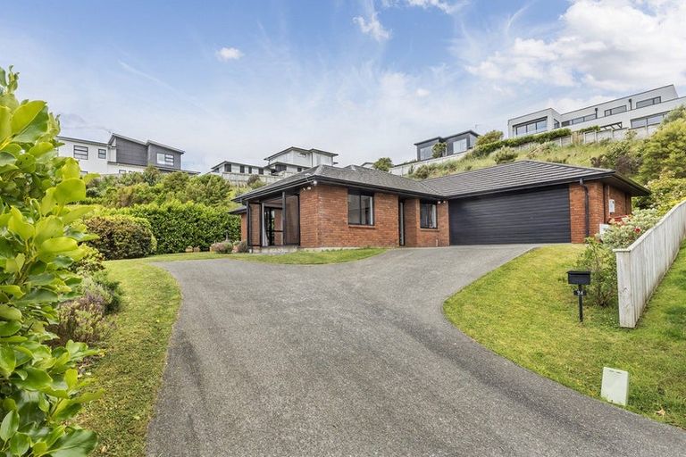 Photo of property in 24 Ships Cove, Whitby, Porirua, 5024