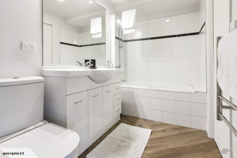 Photo of property in 1 Emily Place, Bellevue, Tauranga, 3110