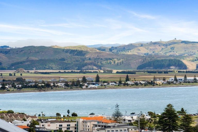 Photo of property in 13 Roslyn Road, Bluff Hill, Napier, 4110