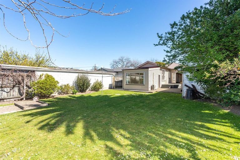 Photo of property in 6 Norwood Street, Beckenham, Christchurch, 8023