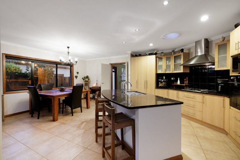 Photo of property in 24 Ohope Place, Papamoa Beach, Papamoa, 3118