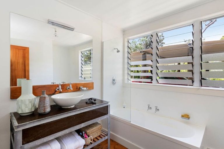 Photo of property in 16 La Trobe Track, Karekare, New Lynn, 0772