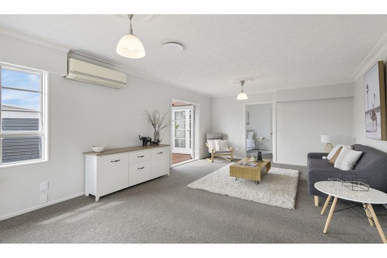 Photo of property in 24 Heathglen Avenue, Parklands, Christchurch, 8083