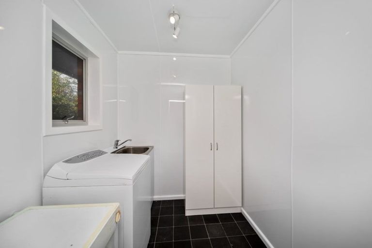 Photo of property in 12 Saxton Road, Upper Vogeltown, New Plymouth, 4310