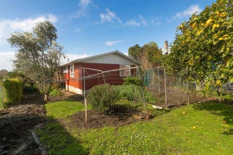 Photo of property in 6 Ware Place, Pakuranga Heights, Auckland, 2010