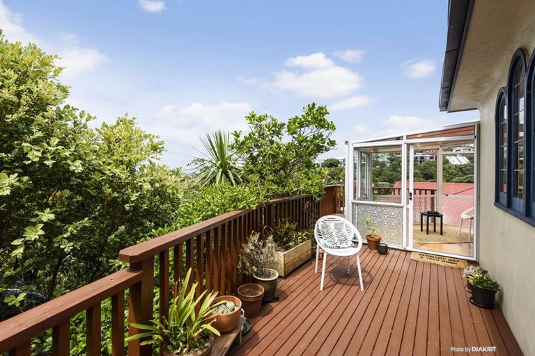 Photo of property in 9 Knoll Street, Island Bay, Wellington, 6023